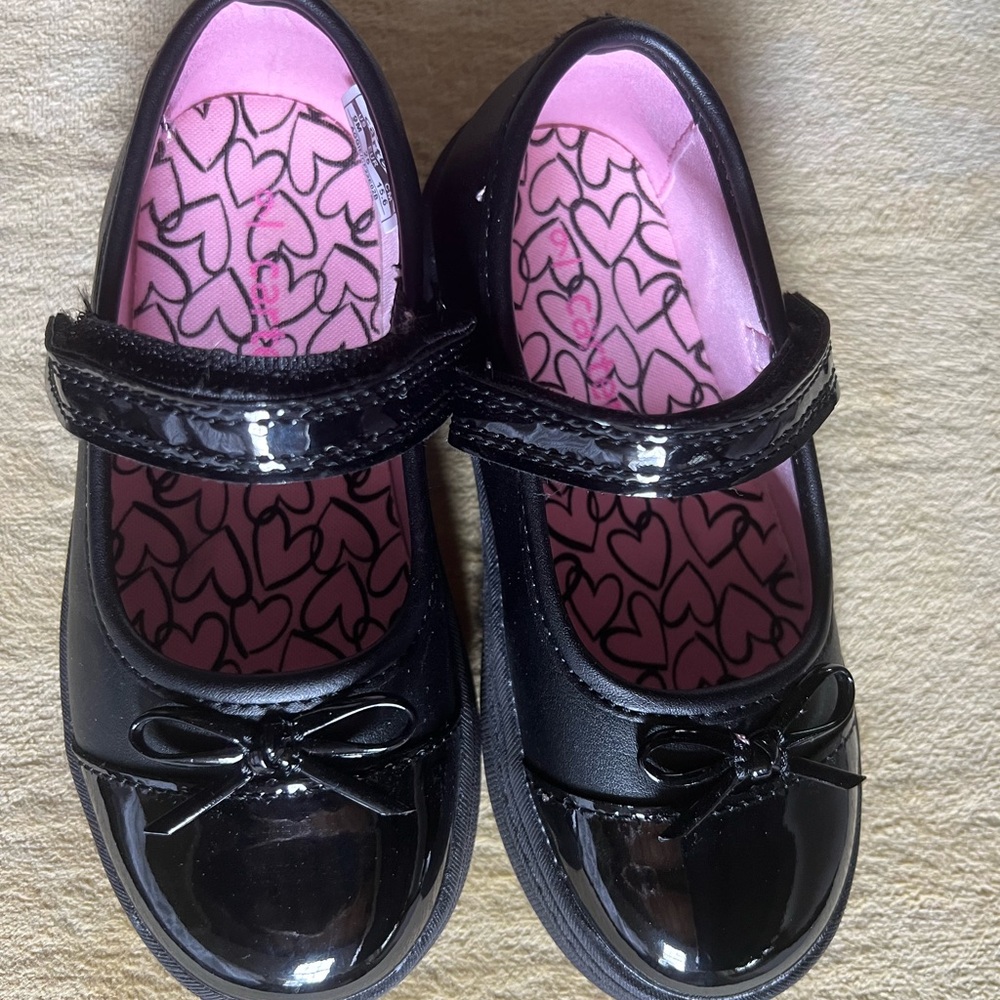 Carter’s toddler size 9 shoes